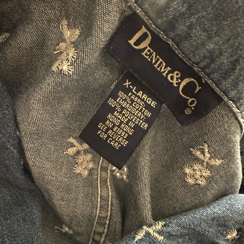 XL. Women's Floral Embroidered Denim Jacket. LG/GR/GR01 - Picture 3 of 3